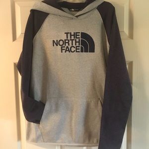 NWT Women’s North Face hoodie